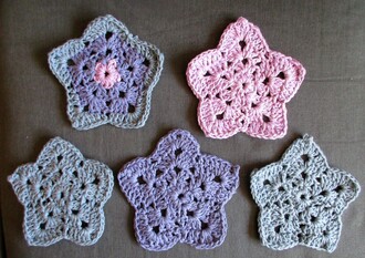5 crochet star coasters